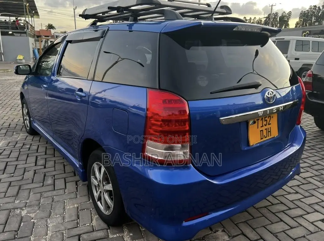 Toyota Wish 2005 Blue