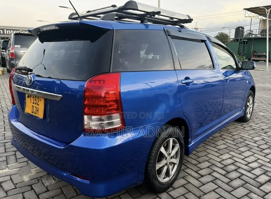 Toyota Wish 2005 Blue