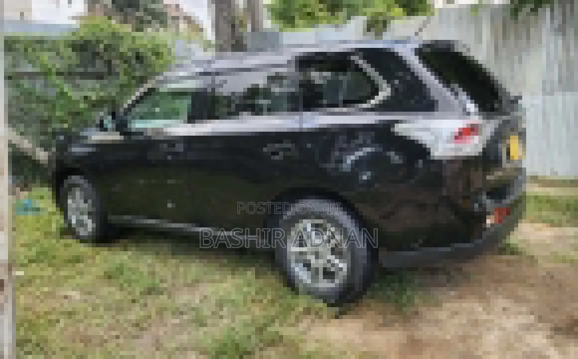 Mitsubishi Outlander 2012 Black