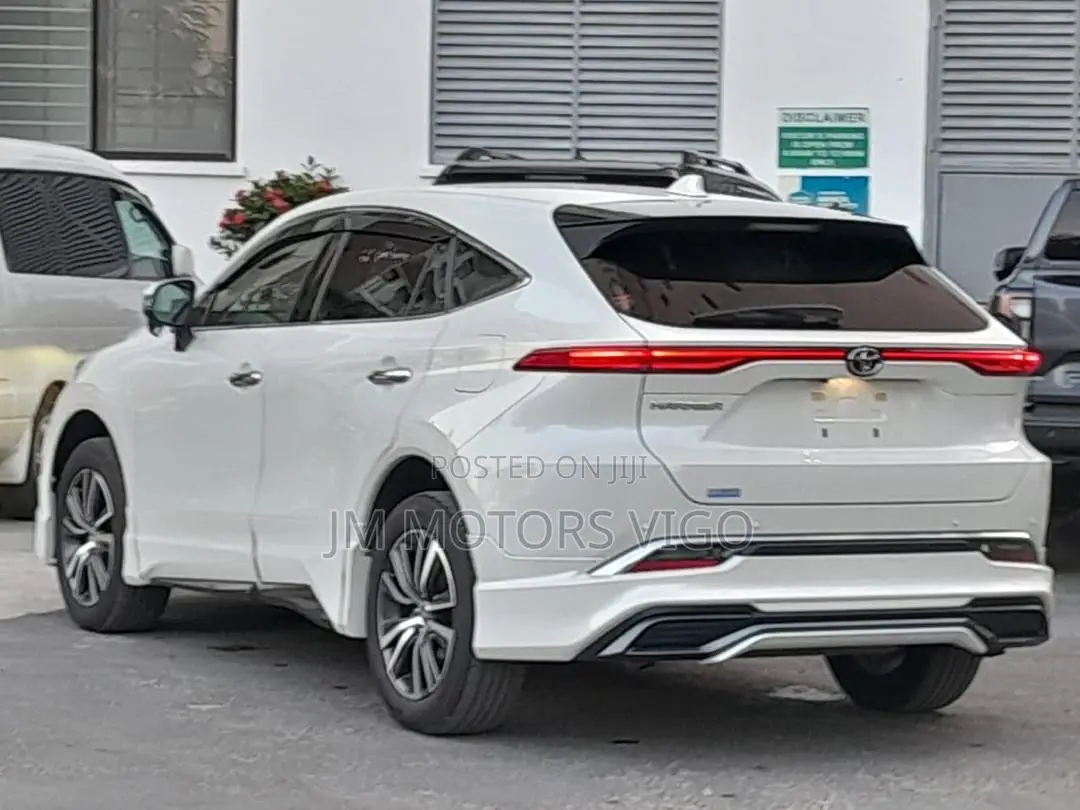 Toyota Harrier 2021 White