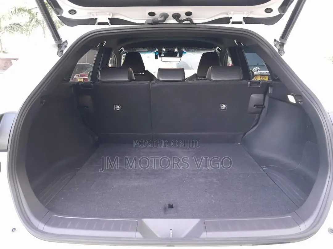 Toyota Harrier 2021 White