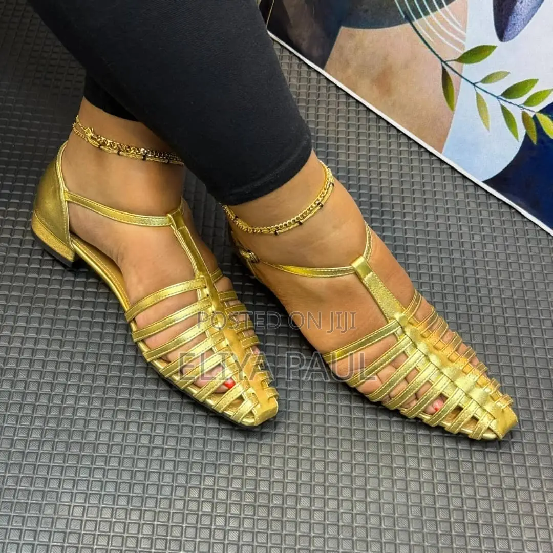FLAT SANDALS Brown,black and Gold