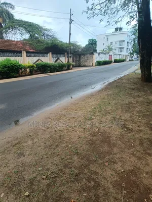 Commercial Plot for Sale in the Oysterbay Guinea Avenue