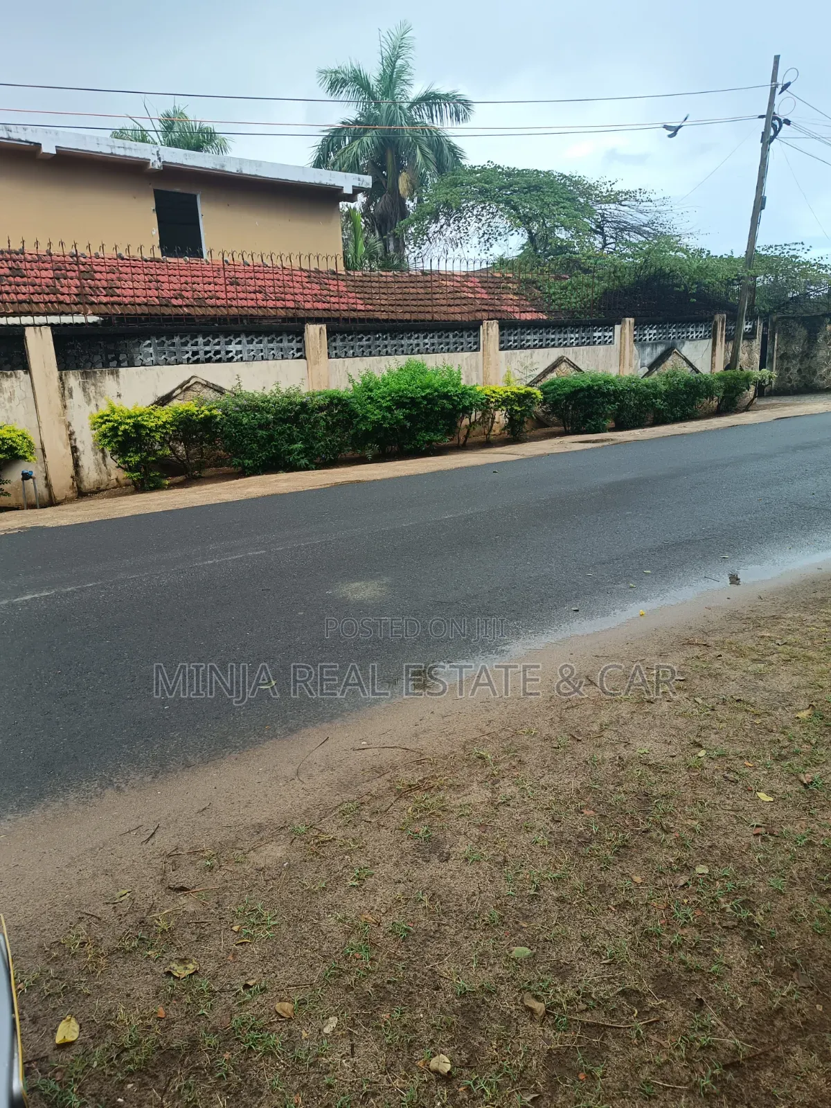 Commercial Plot for Sale in the Oysterbay Guinea Avenue
