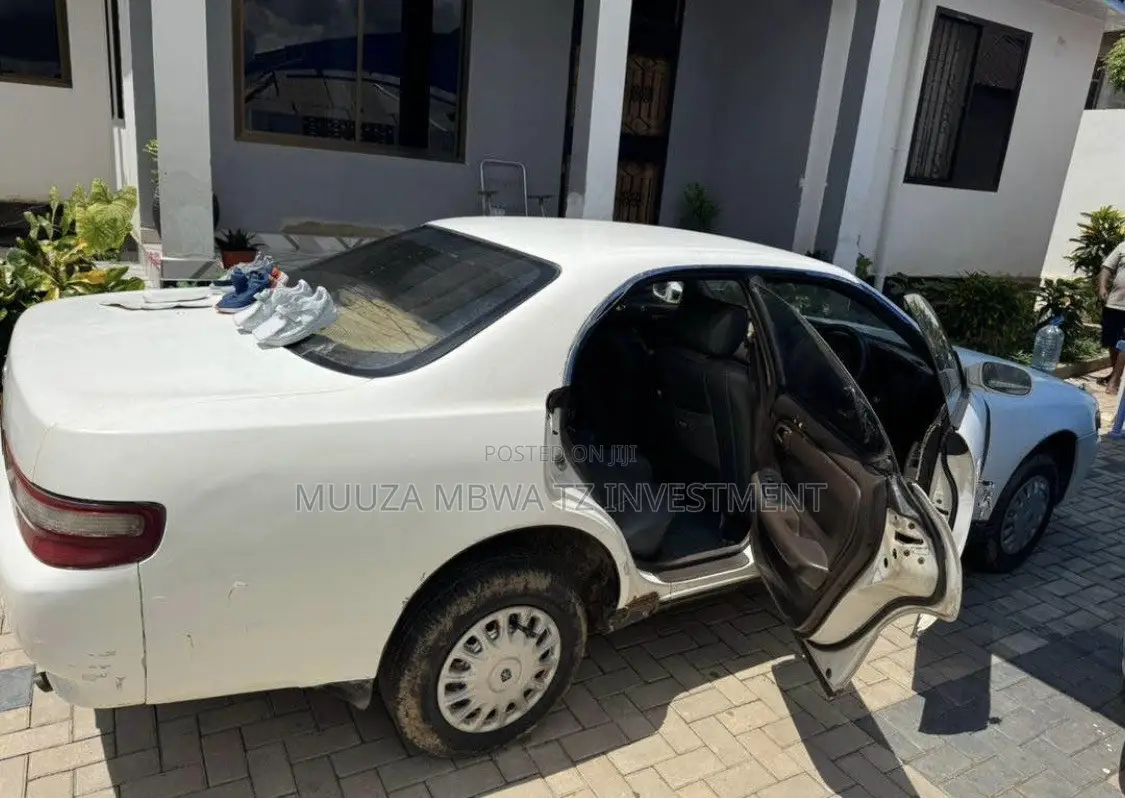 Toyota Mark II 1996 White