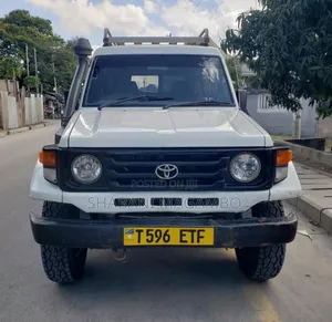 Toyota Land Cruiser 2007 Off white