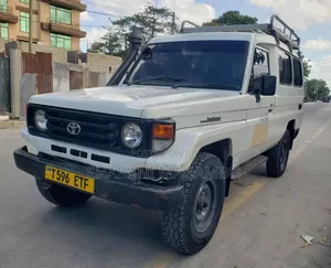 Toyota Land Cruiser 2007 Off white