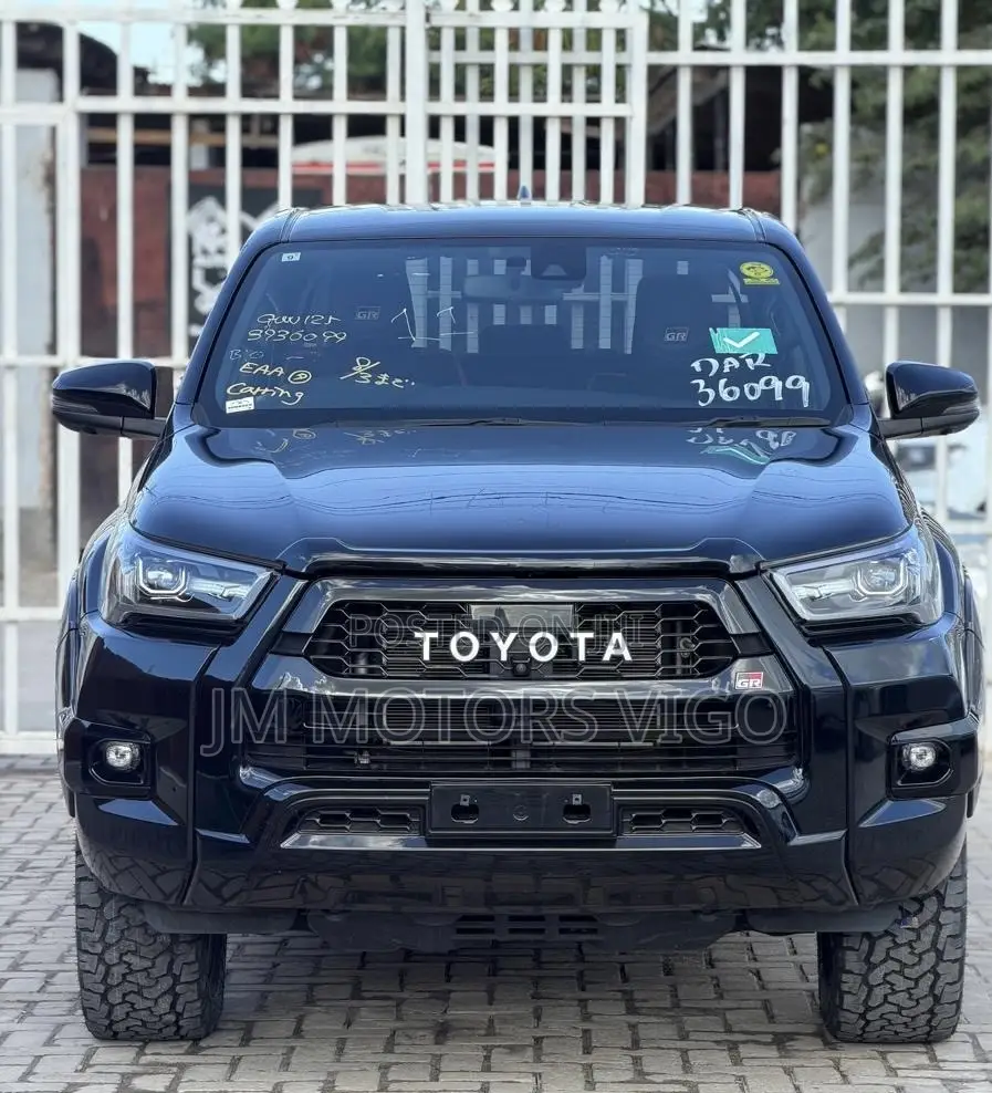 Toyota Hilux 2022 Black