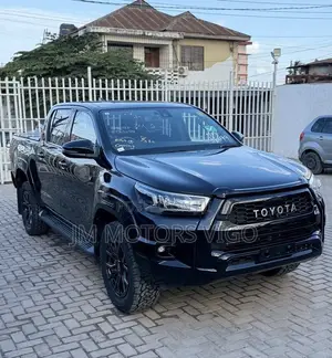 Toyota Hilux 2022 Black