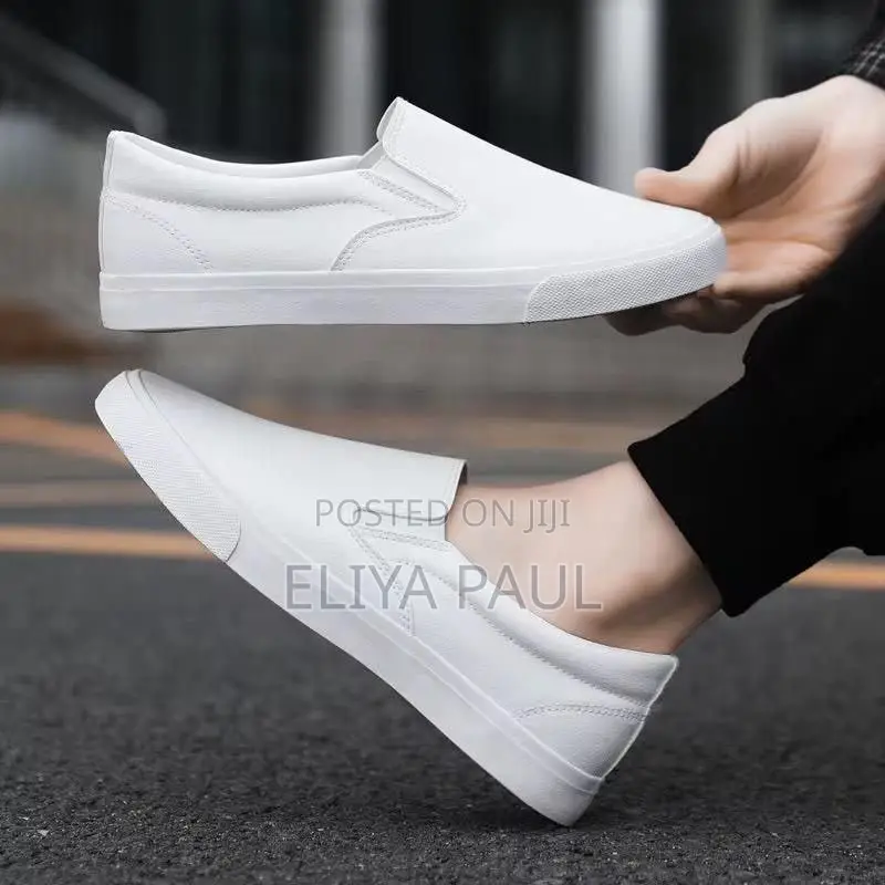 Casual Slip on Black and White
