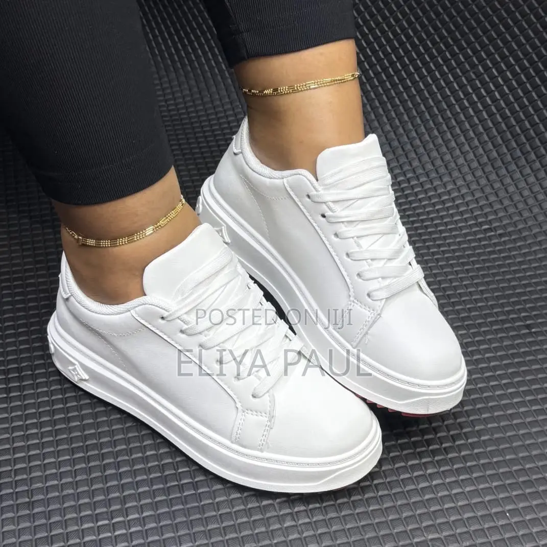 Louis Vuitton Women Sneakers White Colour