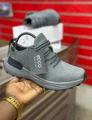 Men’s Premium Suede Outdoor Sneakers