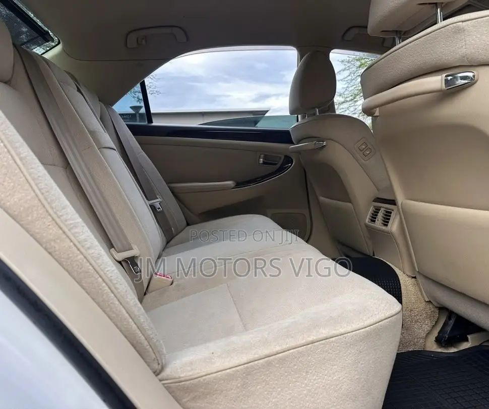 Toyota Crown 2006 Pearl