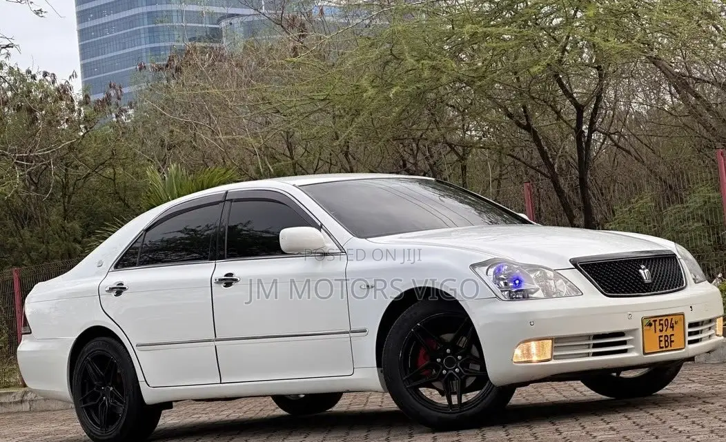 Toyota Crown 2006 Pearl