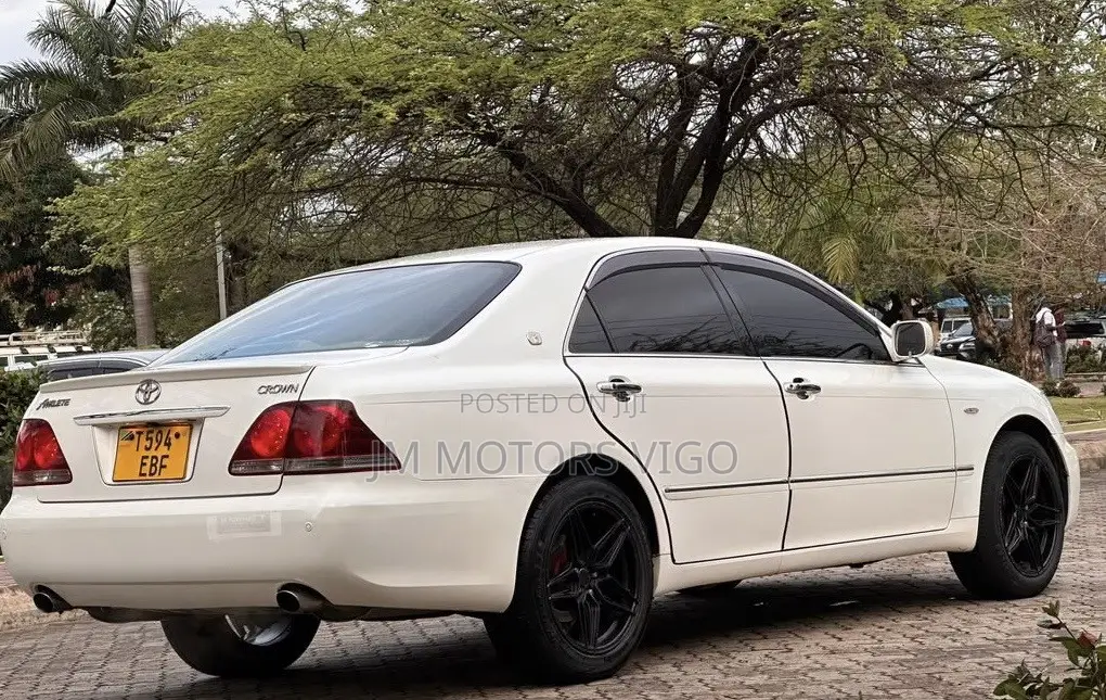 Toyota Crown 2006 Pearl