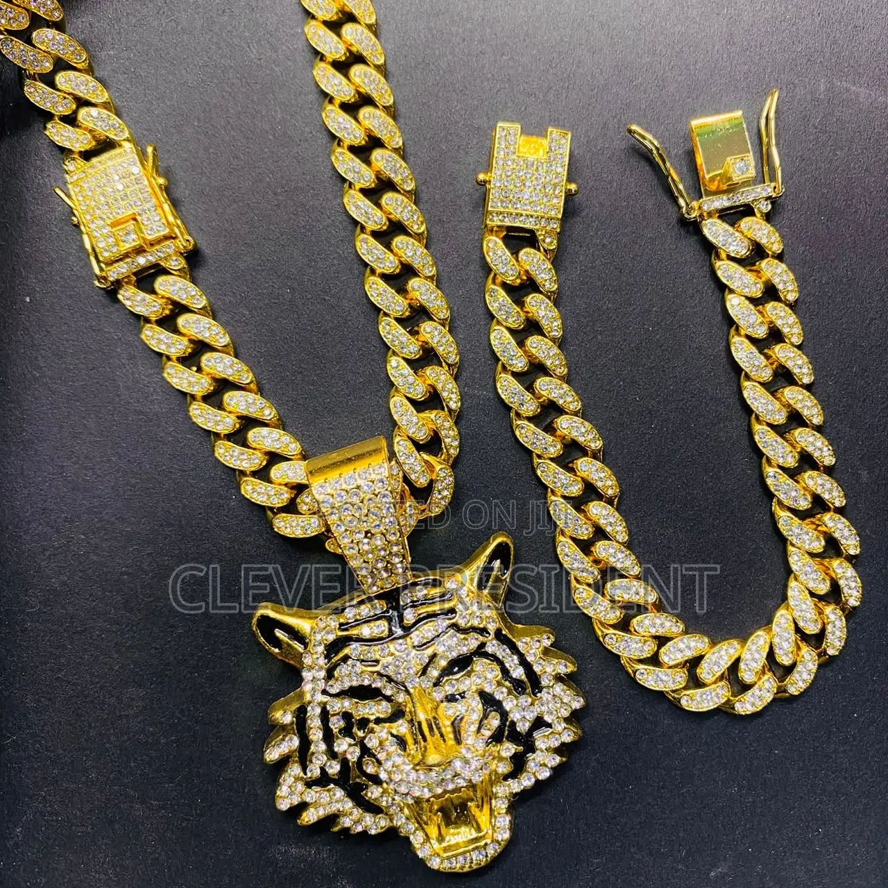 Chains Azipauki