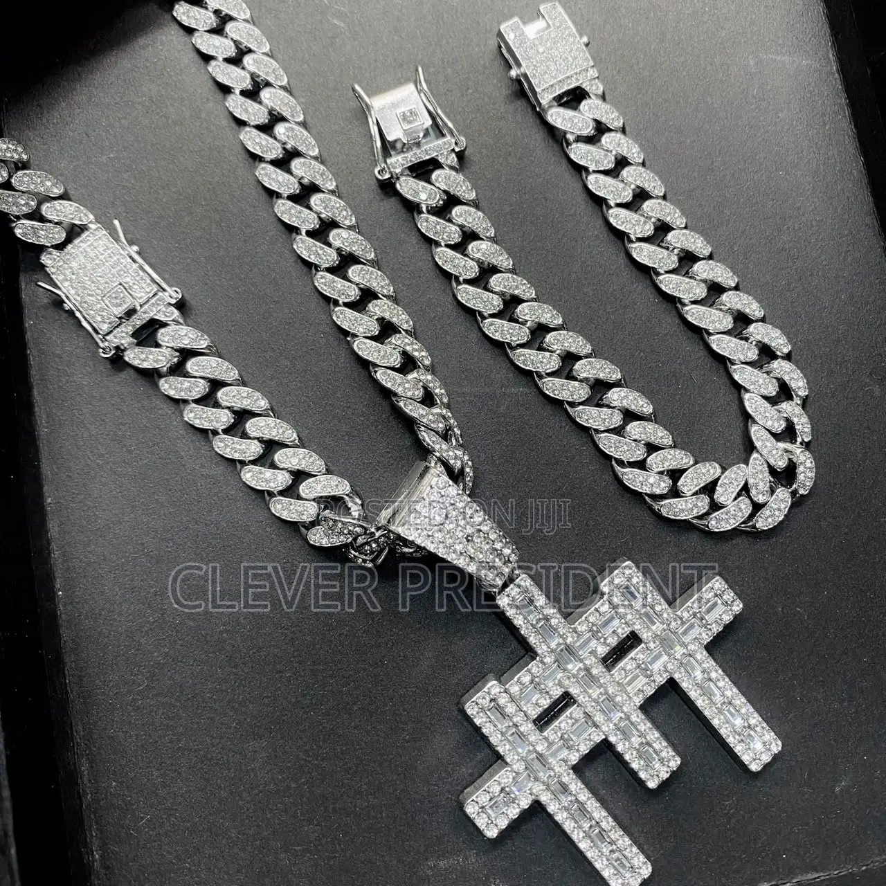 Chains Azipauki
