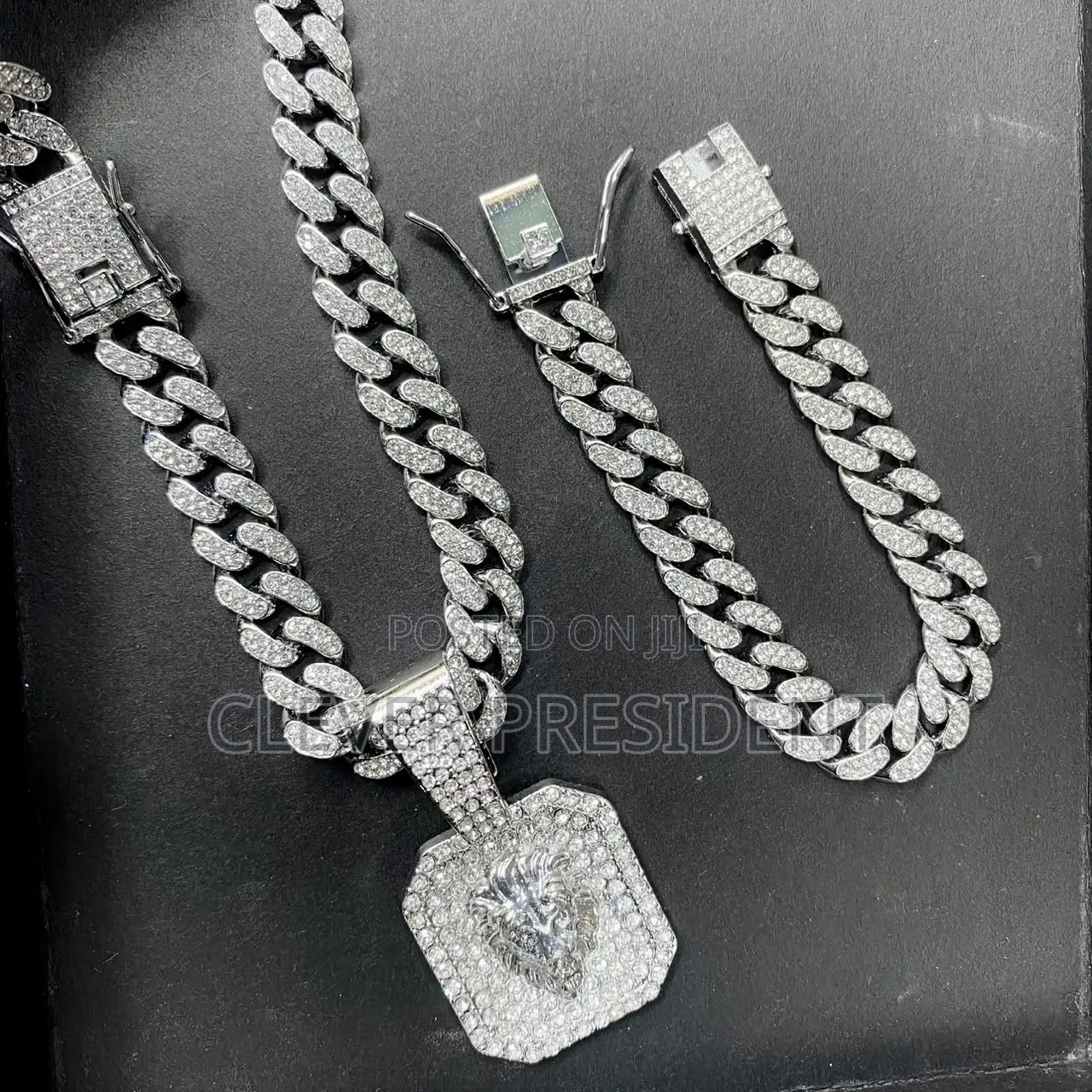 Chains Azipauki