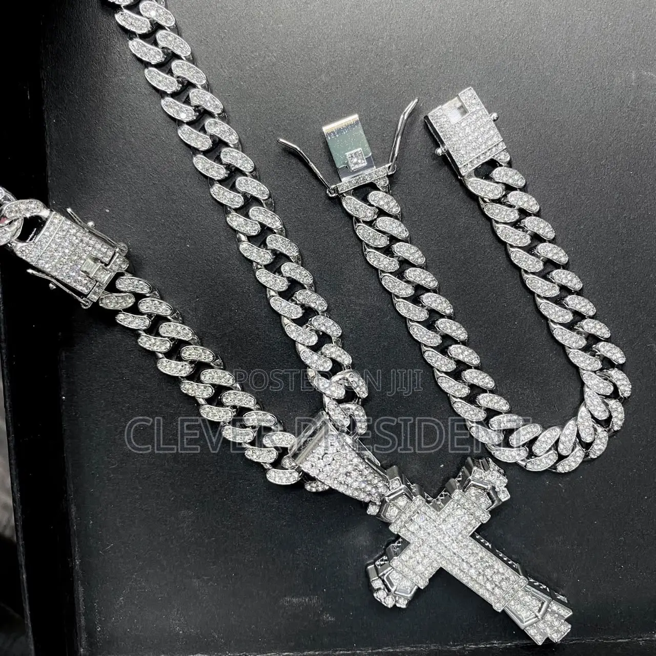 Chains Azipauki