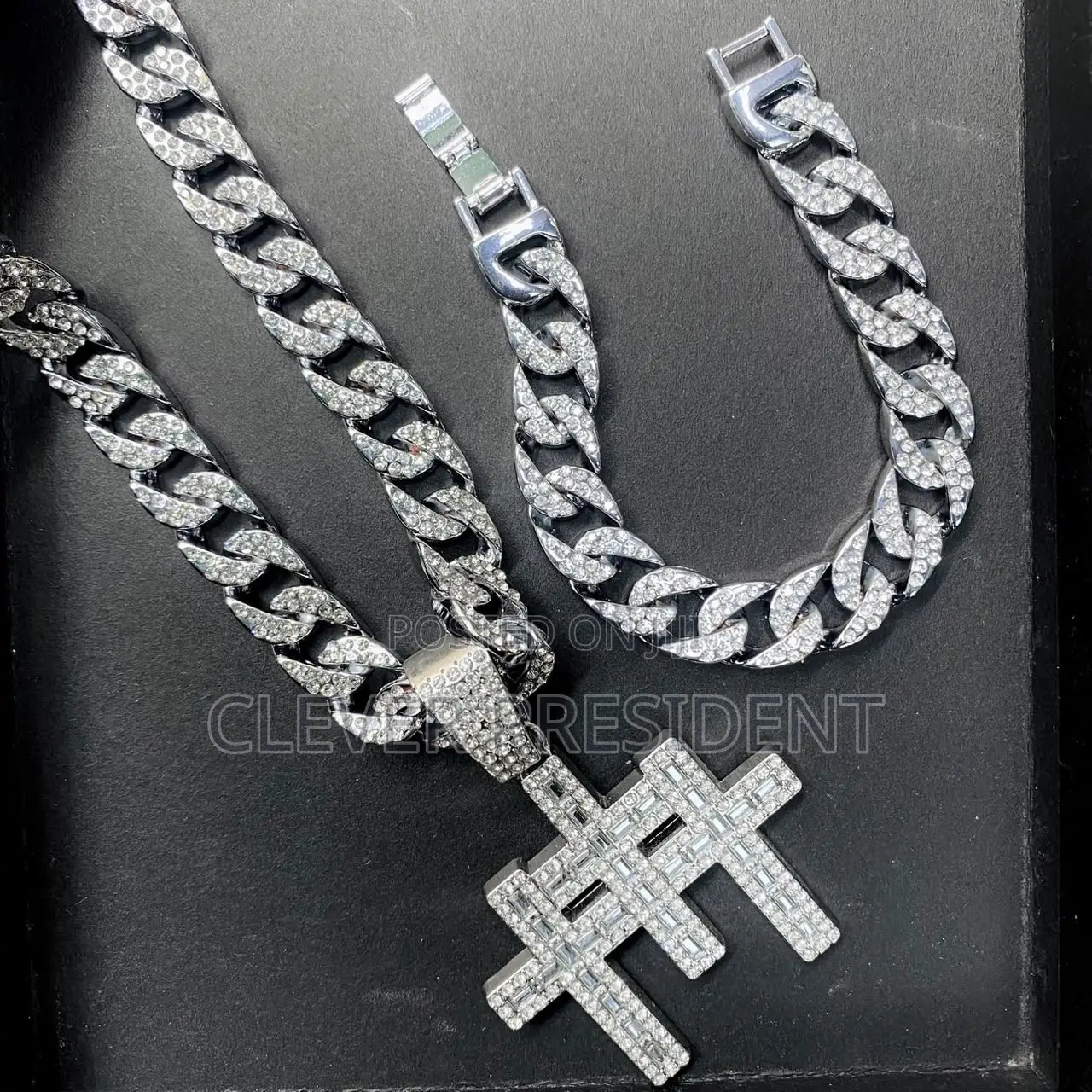Chains Azipauki