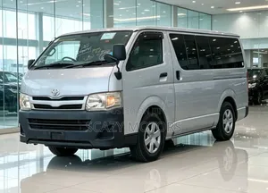 Toyota Quantum 2010 Silver