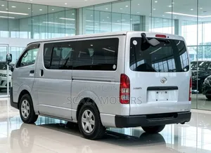 Toyota Quantum 2010 Silver