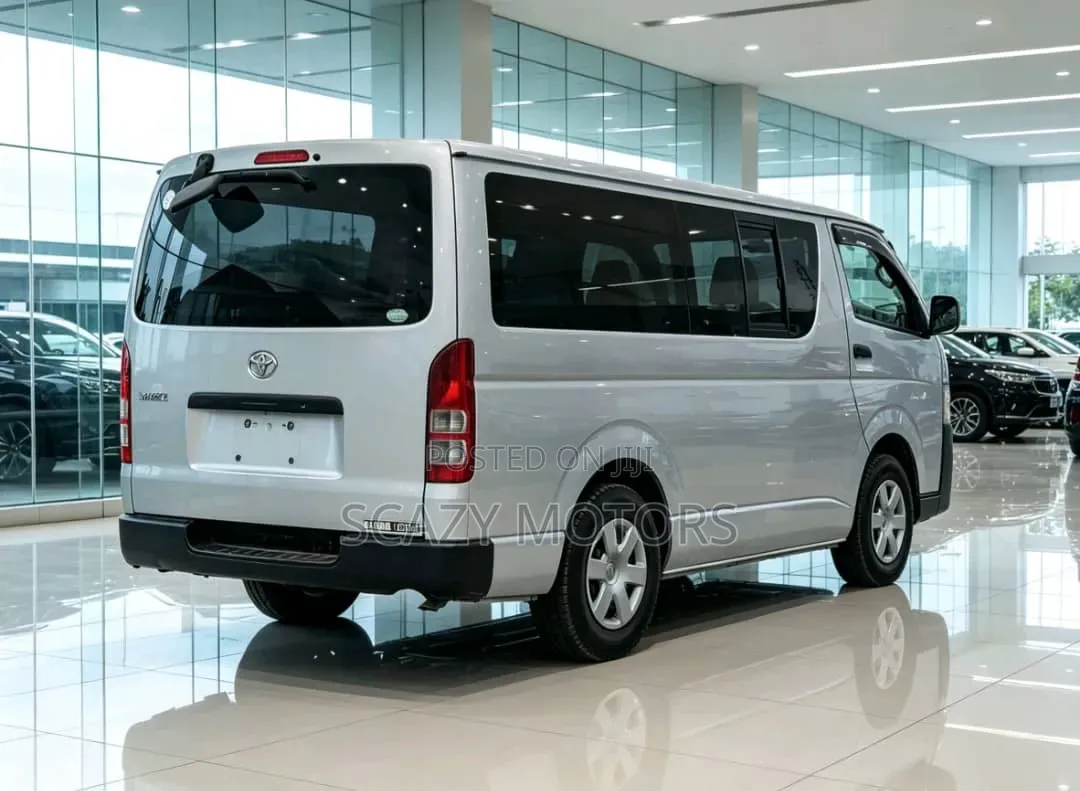 Toyota Quantum 2010 Silver