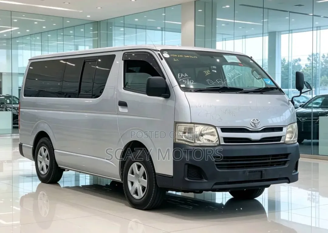 Toyota Quantum 2010 Silver
