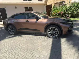 Toyota Crown 2025 Burgundy
