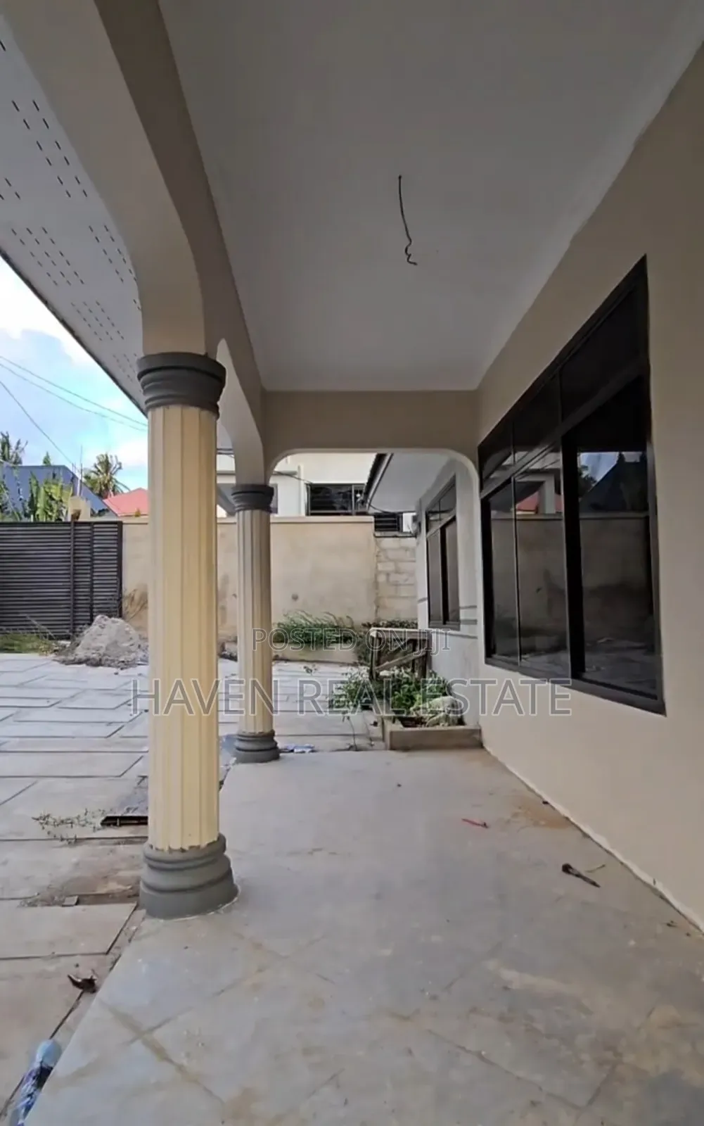3bdrm House in Goba for sale