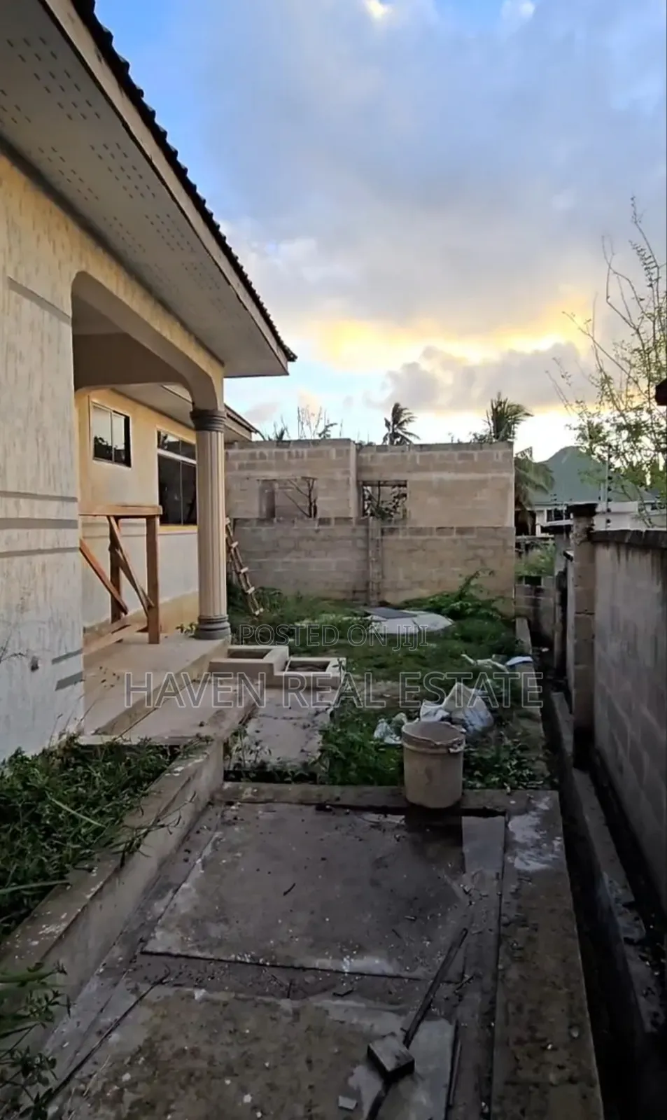 3bdrm House in Goba for sale