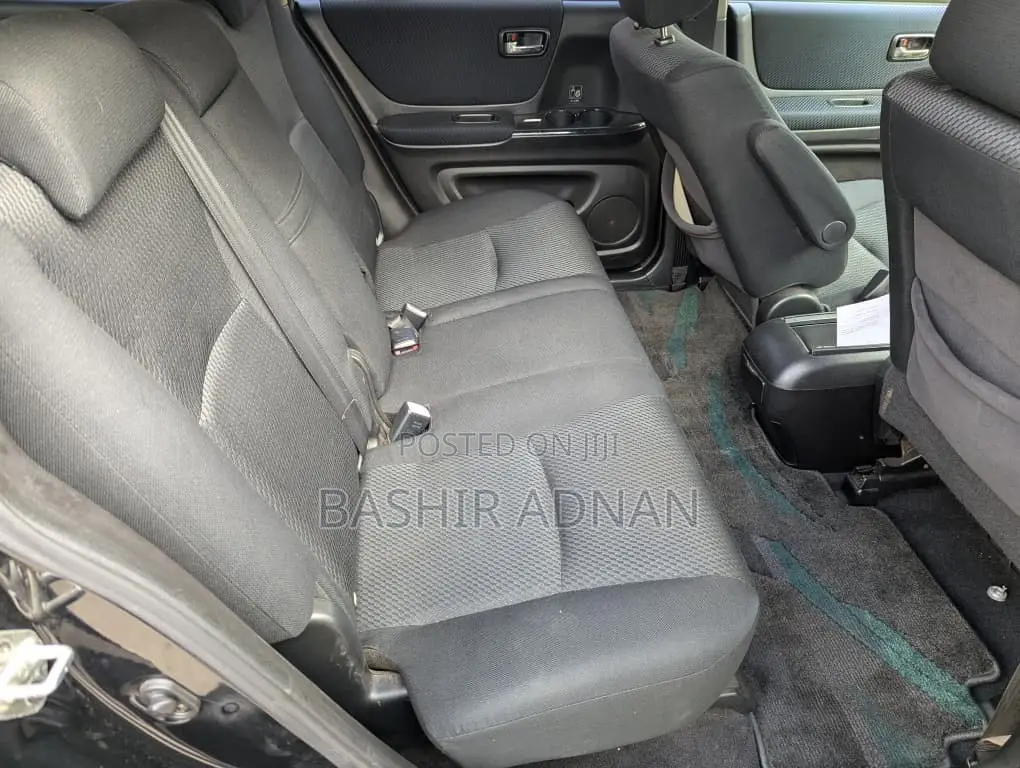 Toyota Highlander Base FWD 2004 Black