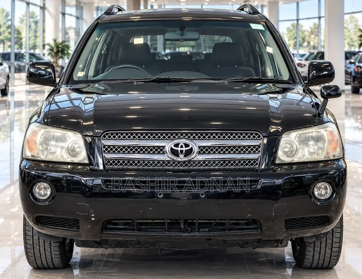 Toyota Highlander Base FWD 2004 Black