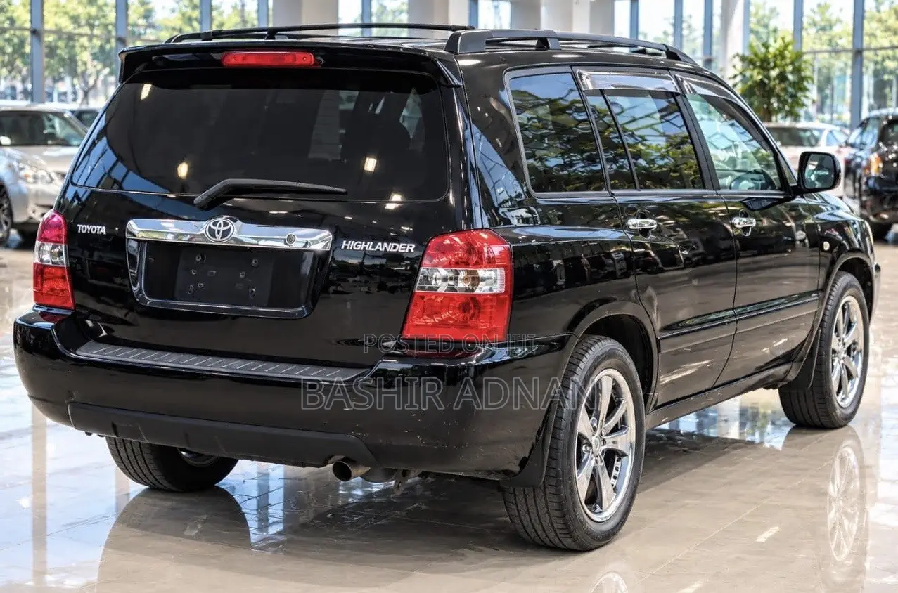 Toyota Highlander Base FWD 2004 Black