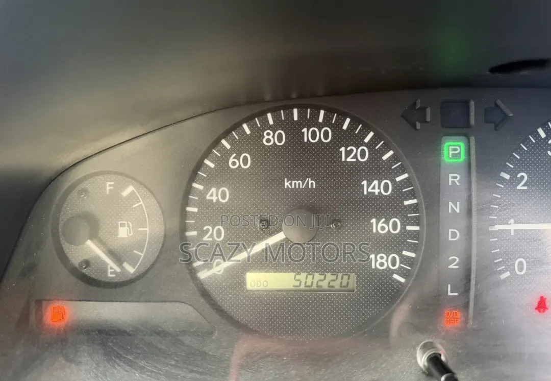 Toyota Carina 2000 White