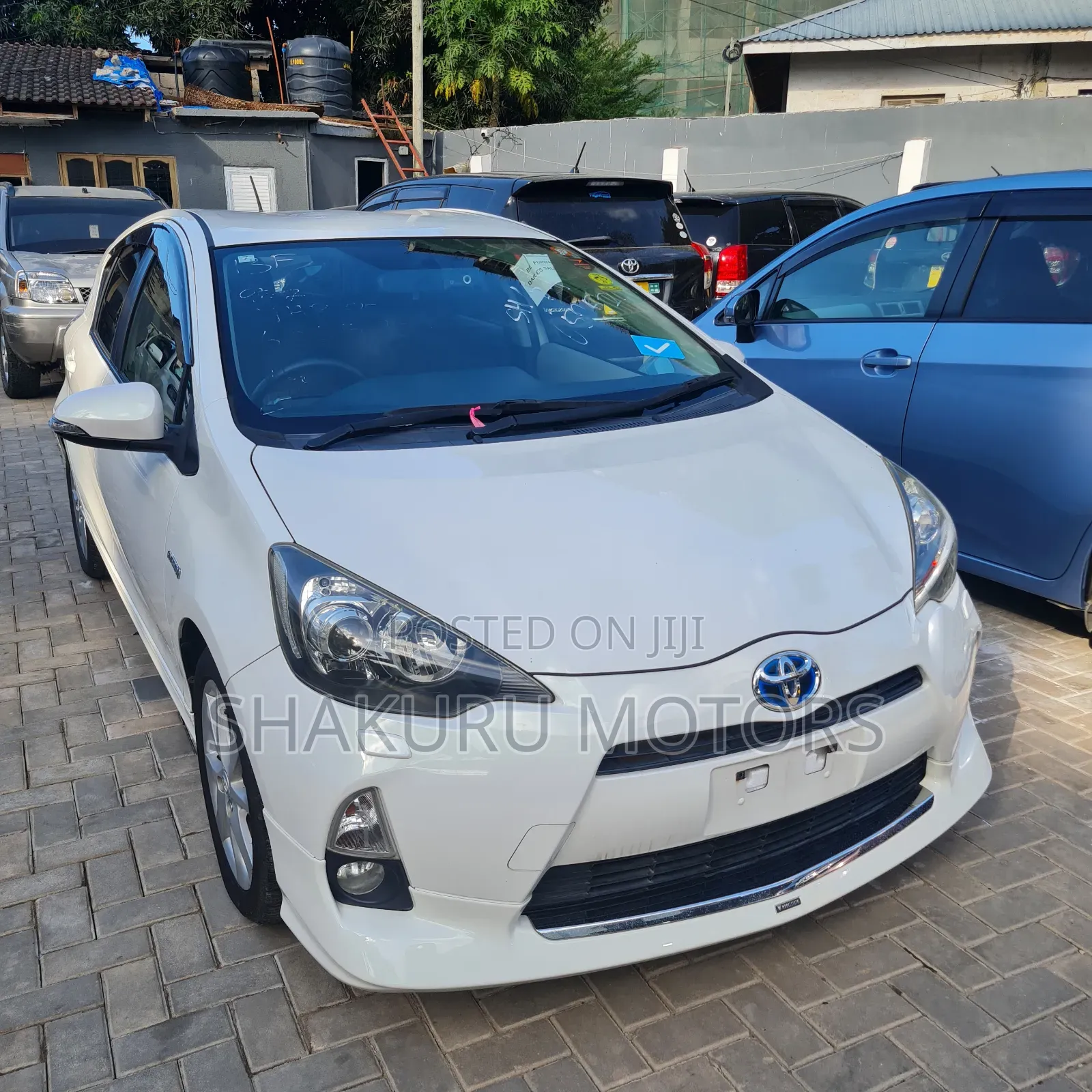 Toyota Aqua 2013 White
