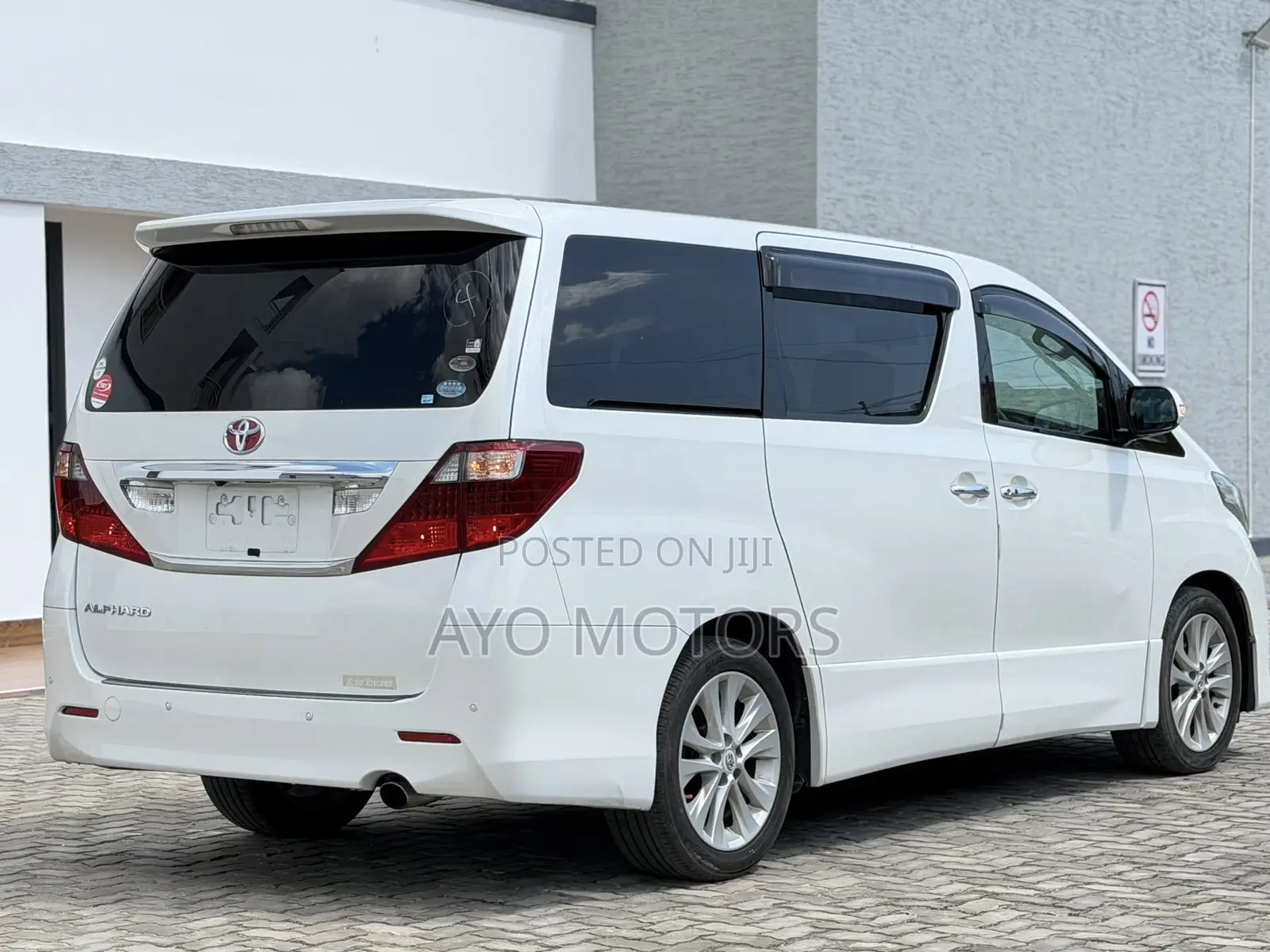 Toyota Alphard 2010 White