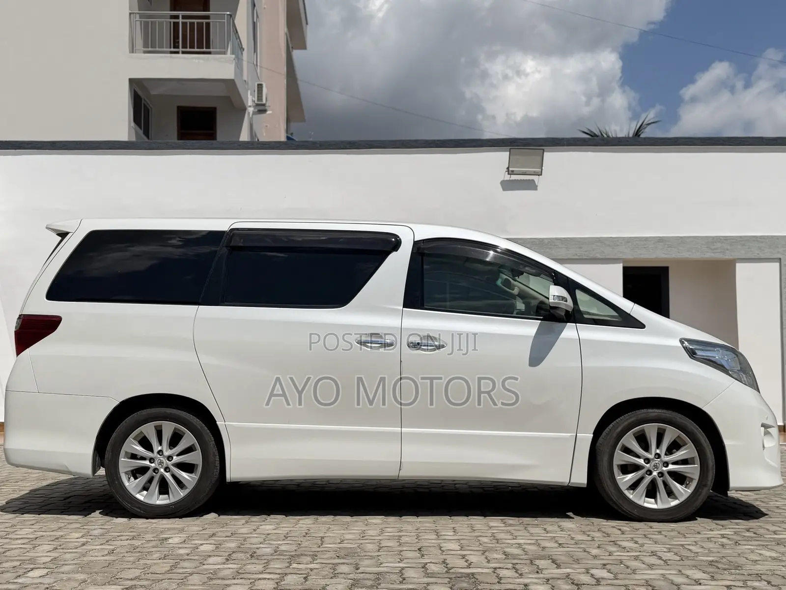 Toyota Alphard 2010 White