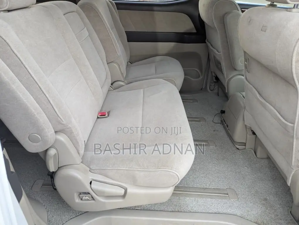 Toyota Alphard 2.4 Petrol FWD 2004 White