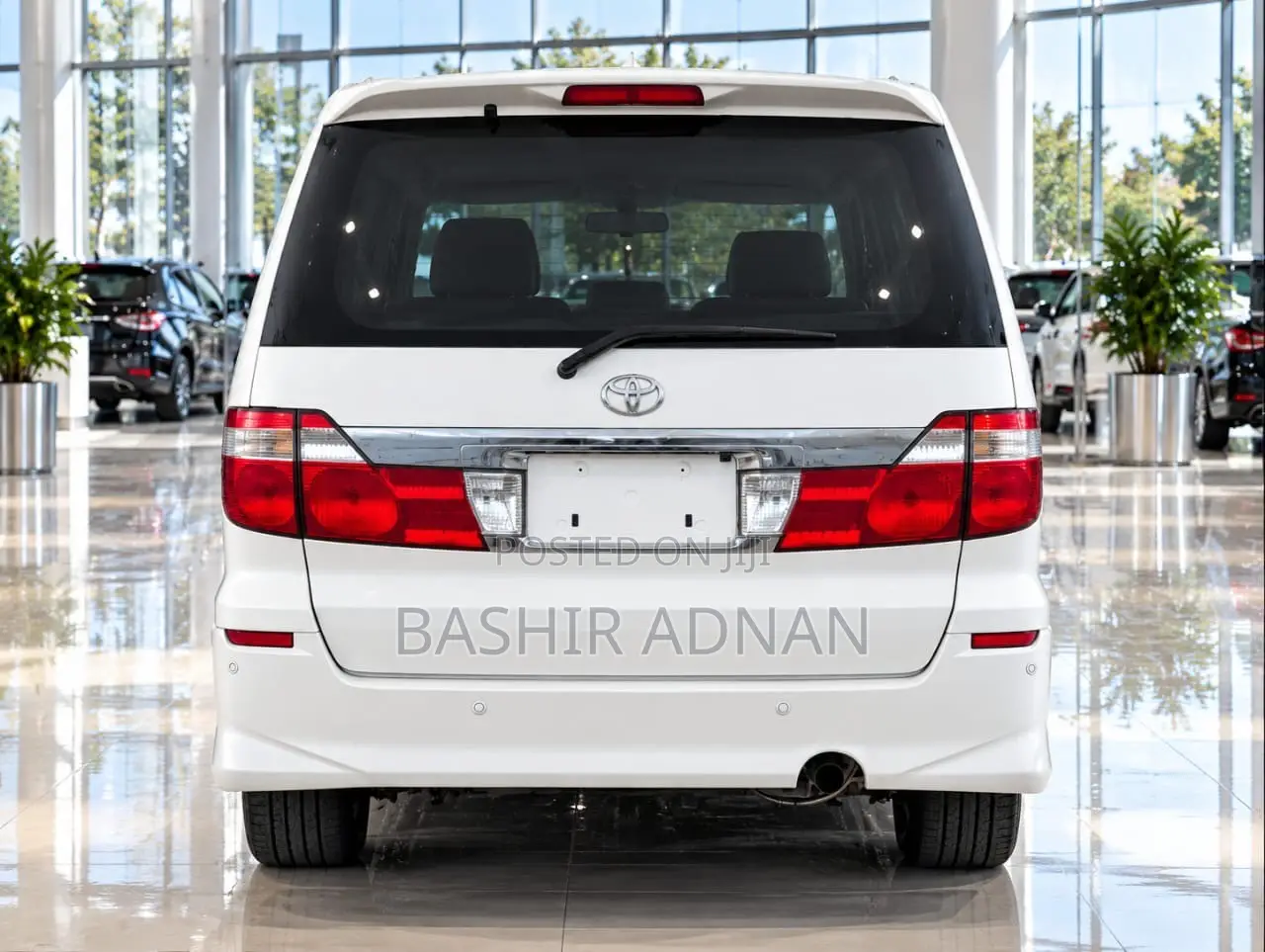 Toyota Alphard 2.4 Petrol FWD 2004 White
