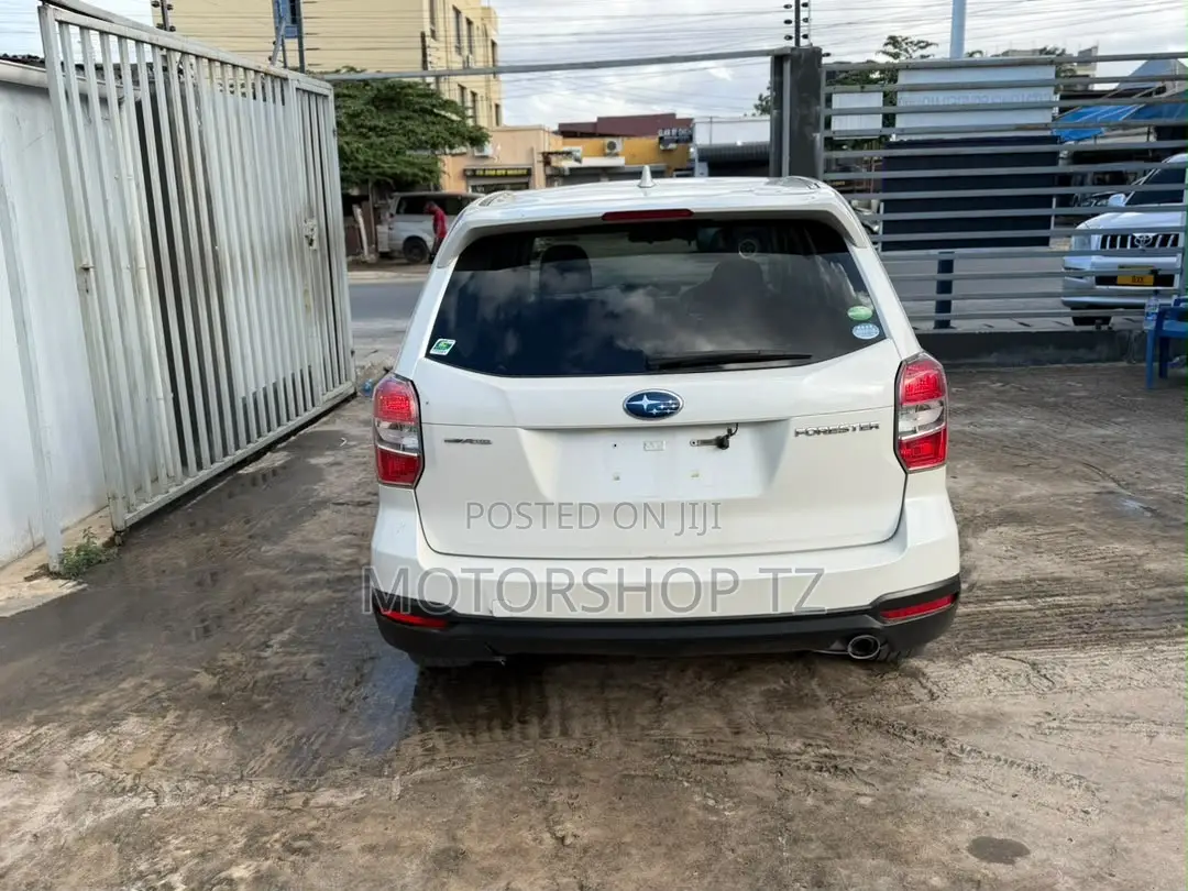 Subaru Forester 2.0XT Premium 4dr SUV AWD (2.0L 4cyl Turbo CVT) 2014