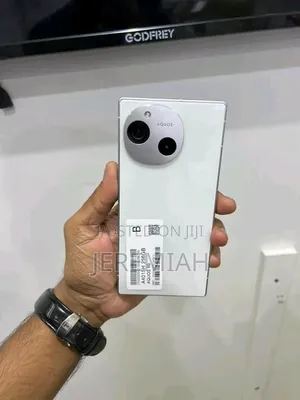 Sharp Aquos R8s pro 256 GB White