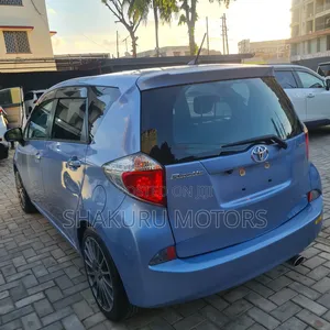 Toyota Toyoace 2010 Blue