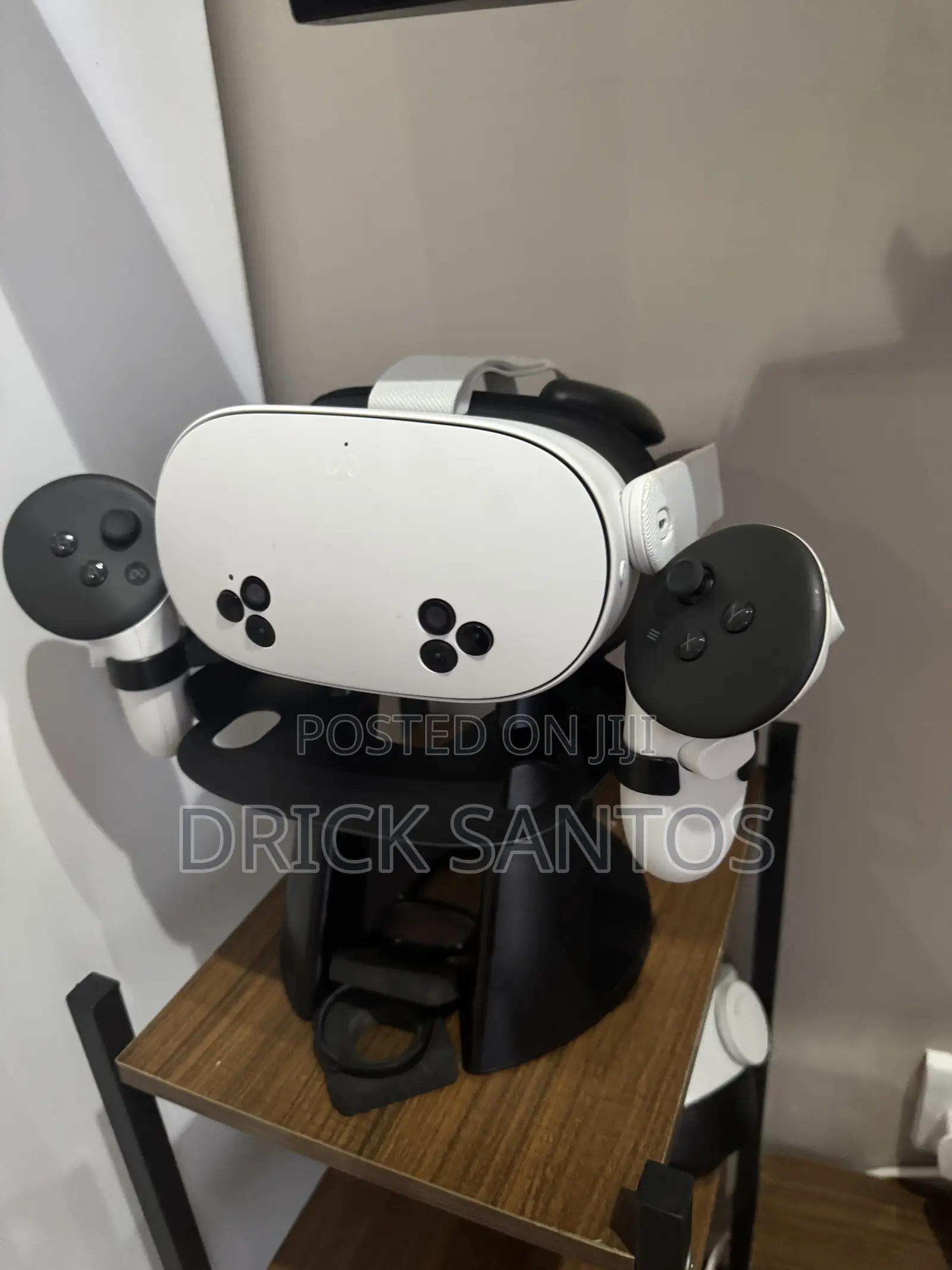 Meta Quest 3s Vr Game Headset Second Hand With Its Box and Extended
