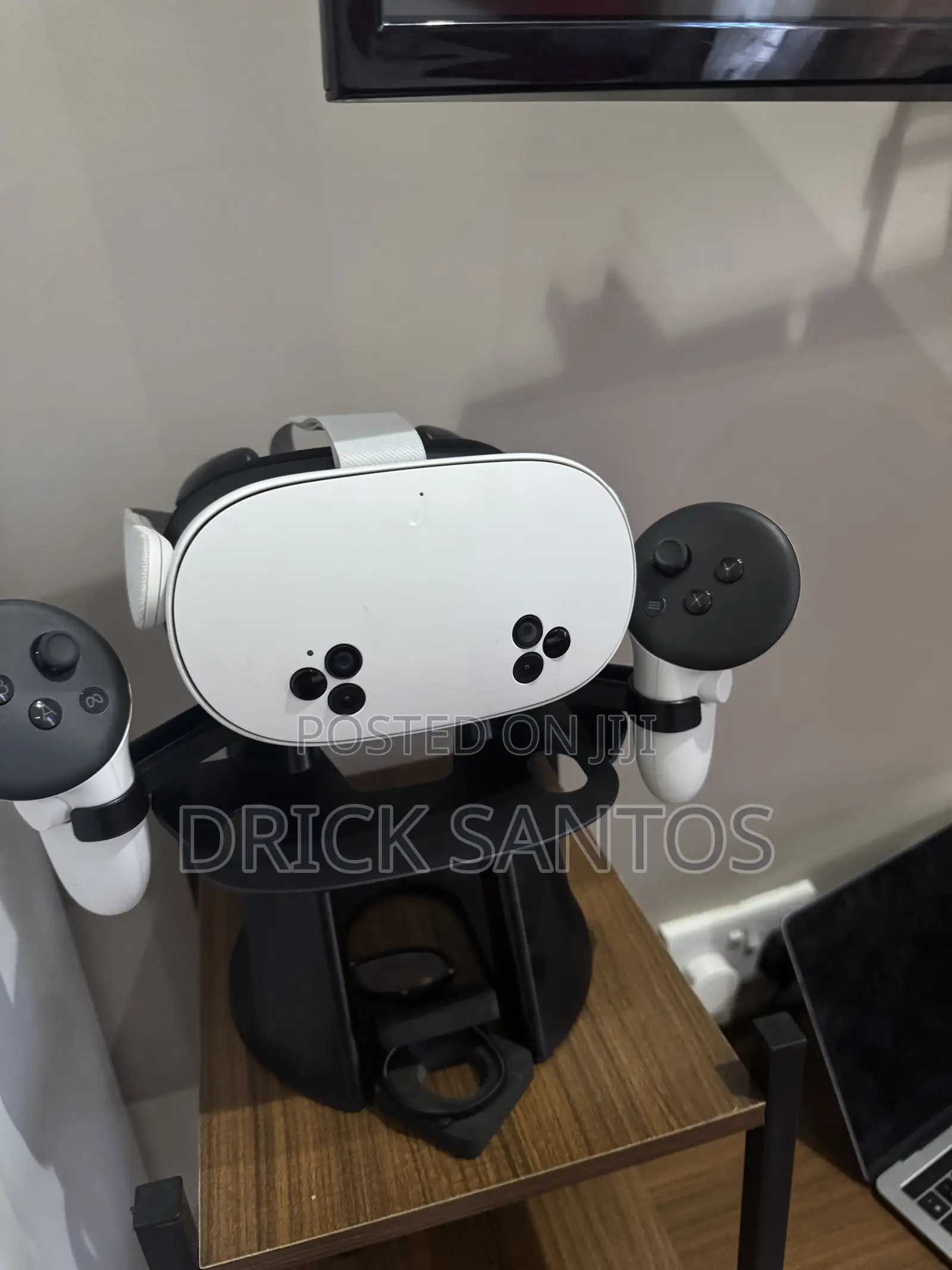 Meta Quest 3s Vr Game Headset Second Hand With Its Box and Extended