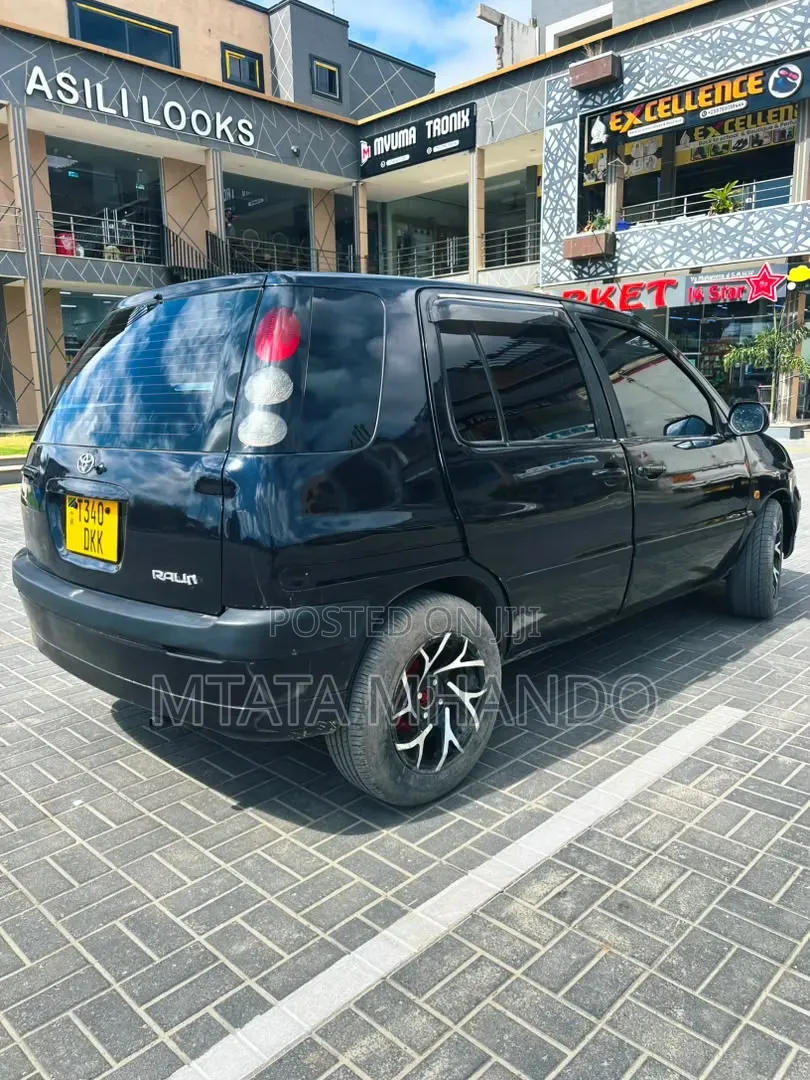 Toyota Raum 1.5 AWD 2004 Black