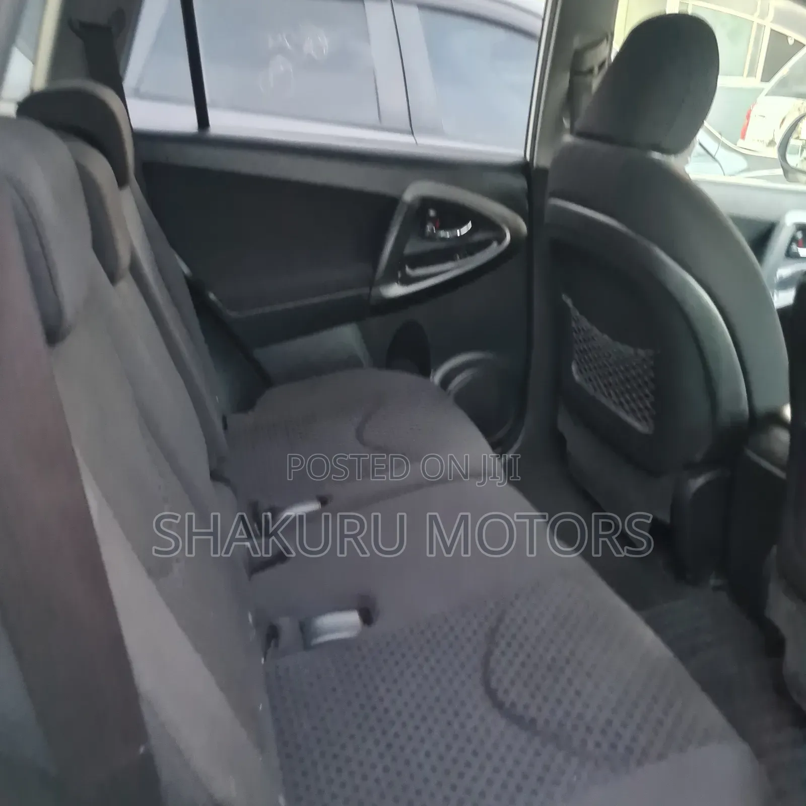 Toyota Vanguard 2011 White