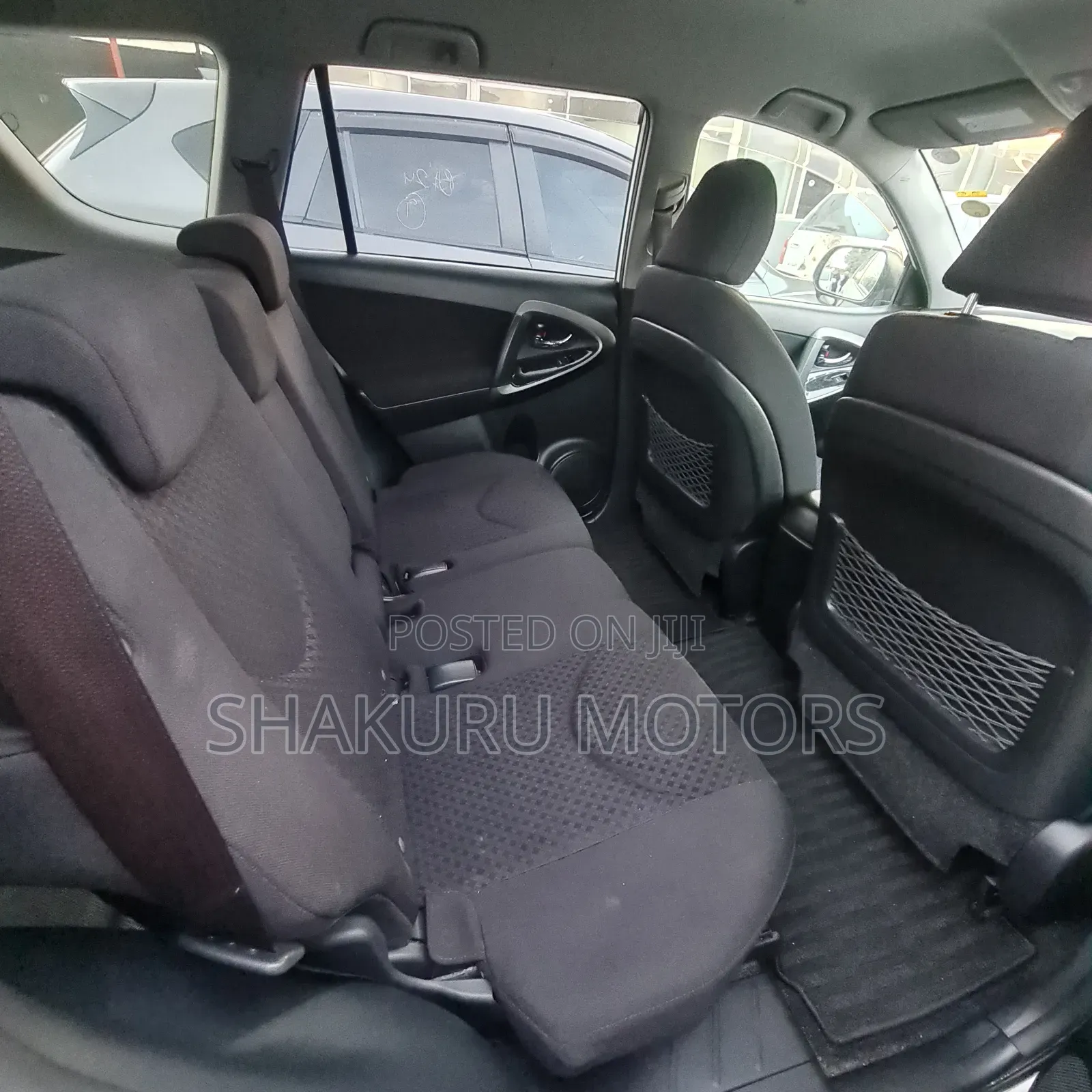 Toyota Vanguard 2011 White