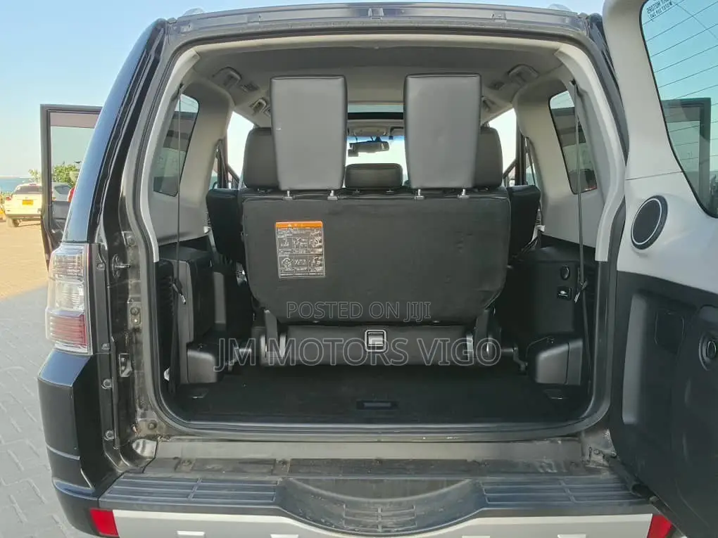 Mitsubishi Pajero 2010 Black