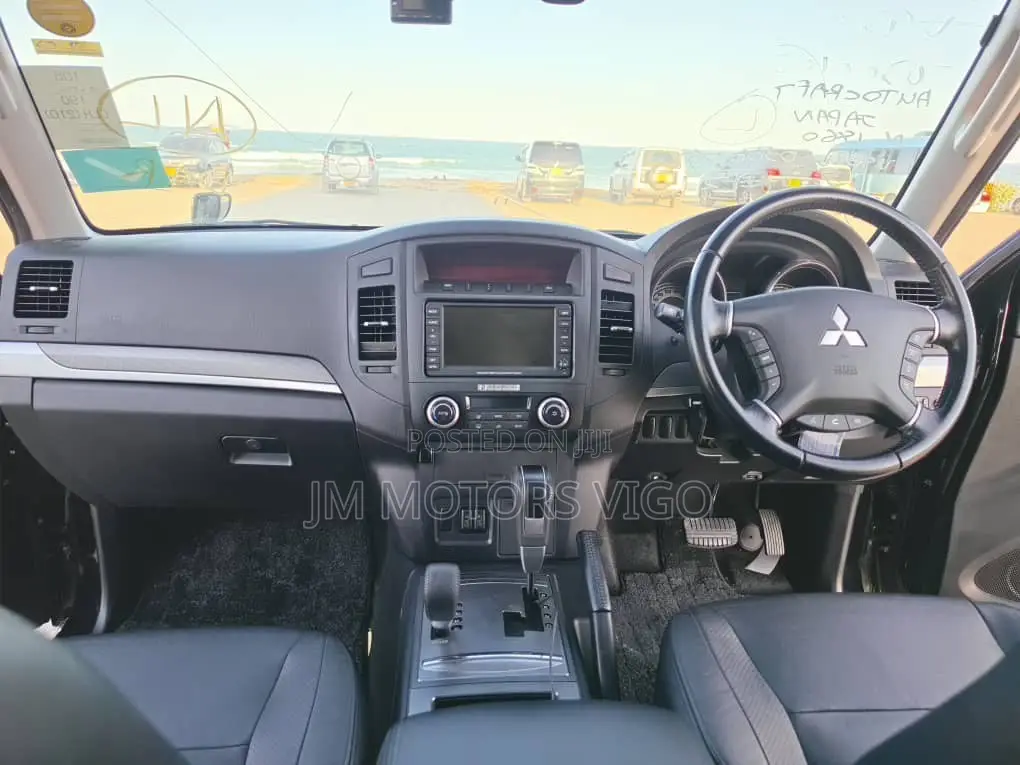 Mitsubishi Pajero 2010 Black